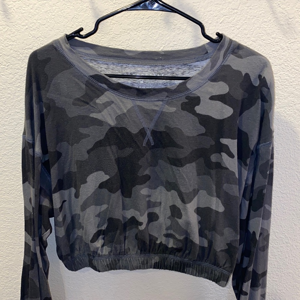 Aeropostale Camo Cropped longsleeve